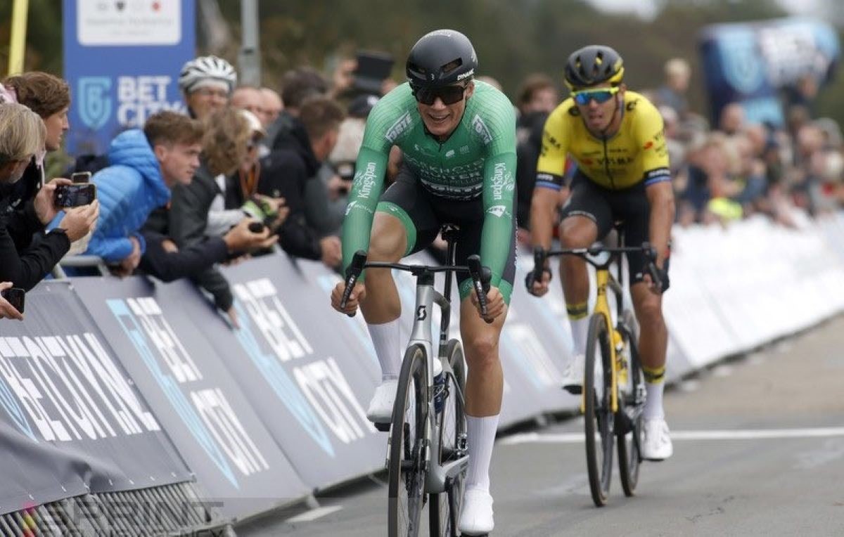 sprint cycling.jpg
